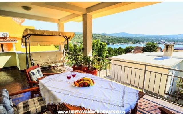 Apartmaji MiSe - apartmaji Rogoznica Hrvaška