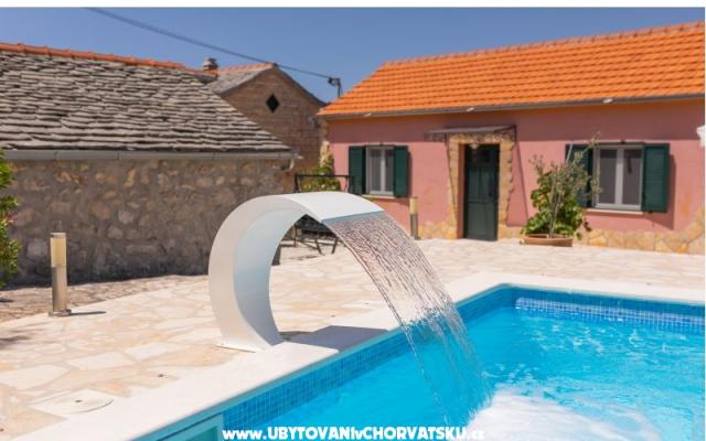 Kamene kuće Nikola - apartmaji Rogoznica Hrvaška