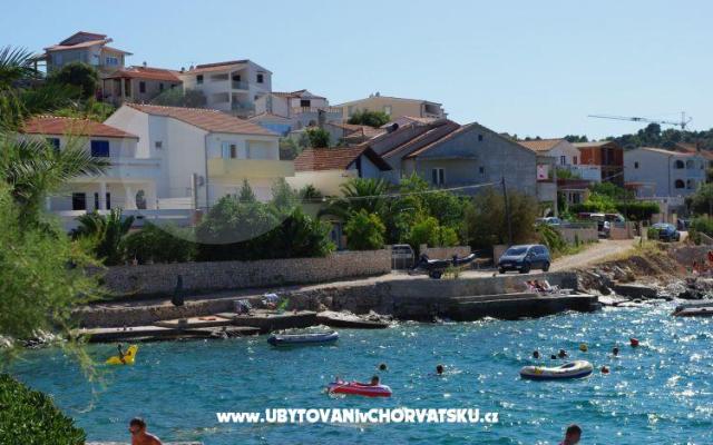 Apartmaji Nuić - apartmaji Rogoznica Hrvaška