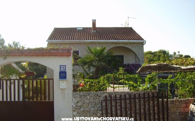 Apartmaji Radmila - apartmaji Rogoznica Hrvaška