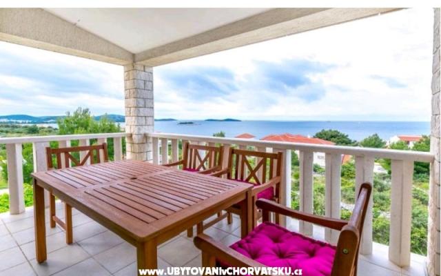 Apartmaji Robi - apartmaji Rogoznica Hrvaška