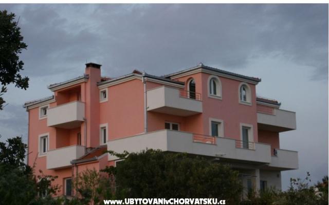 Apartmaji  Villa Rosina  - apartmaji Rogoznica Hrvaška