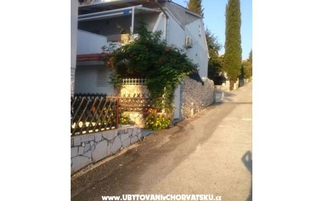 Apartmaji Ena - apartmaji Rogoznica Hrvaška