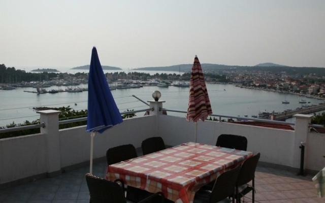Apartma Lea - apartmaji Rogoznica Hrvaška