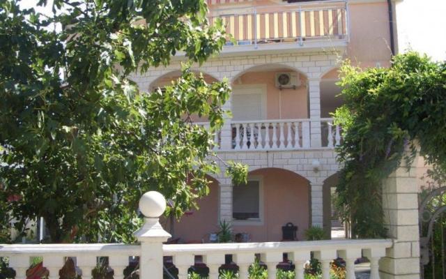Apartmaji Knezevic - apartmaji Rogoznica Hrvaška