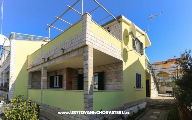 Apartmaji Nika - apartmaji Rogoznica Hrvaška