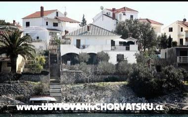 Apartmaji Nikola Bego - apartmaji Rogoznica Hrvaška