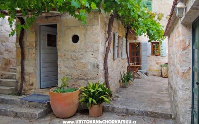 Dalmatera apartment - apartmaji Rogoznica Hrvaška