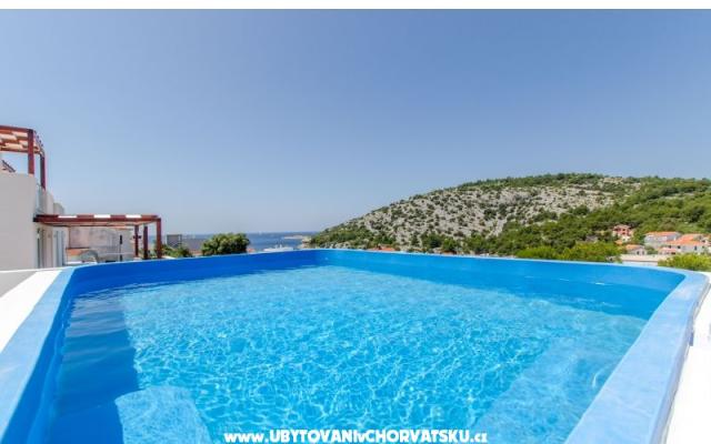 Holiday house Korni - apartmaji Rogoznica Hrvaška