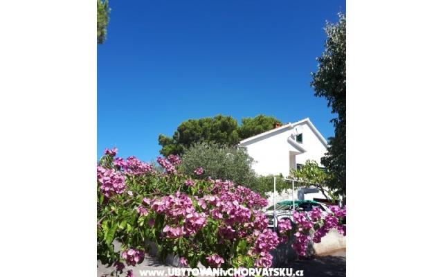 Hiša Zvonimir - apartmaji Rogoznica Hrvaška
