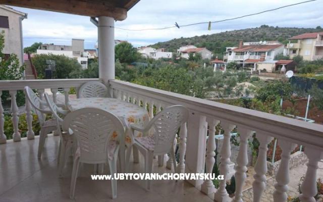 Hiša Lucija - apartmaji Rogoznica Hrvaška
