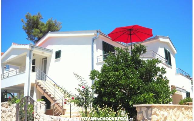 Sapa Apartma - apartmaji Rogoznica Hrvaška