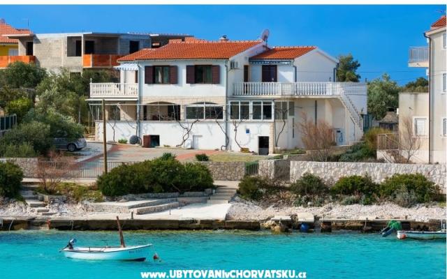 Villa Ivan - apartmaji Rogoznica Hrvaška