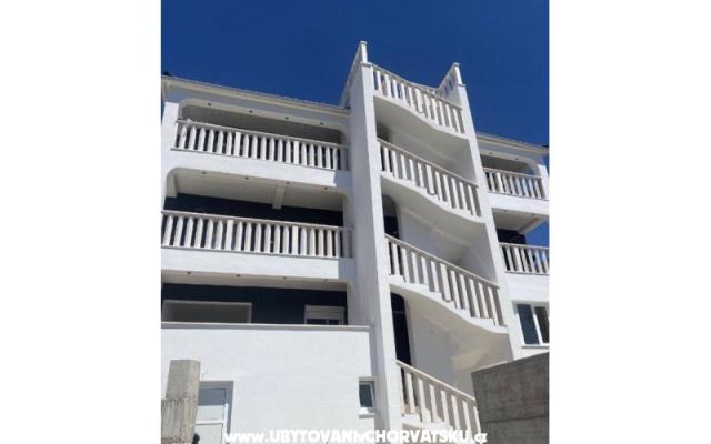 Villa Ivona - apartmaji Rogoznica Hrvaška