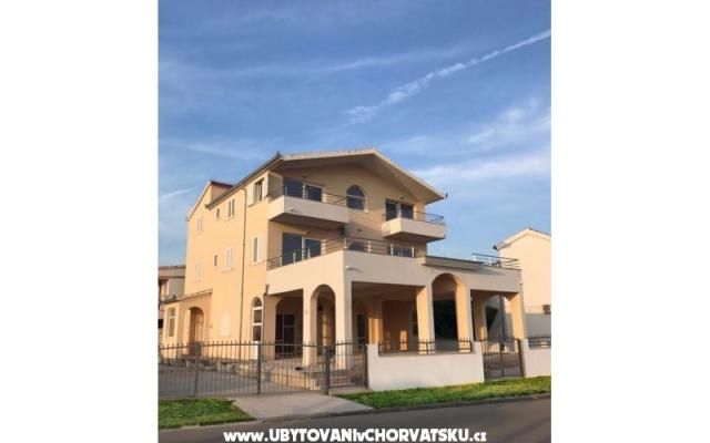Villa Marina - apartmaji Rogoznica Hrvaška