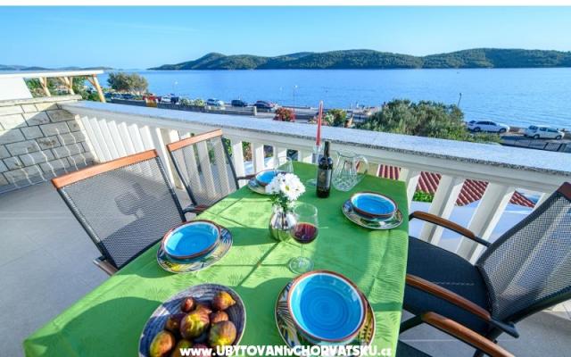 Apartmaji Badzim - apartmaji Šibenik Hrvaška