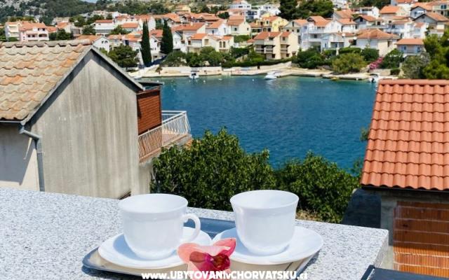 Beach view Hiša - apartmaji Šibenik Hrvaška