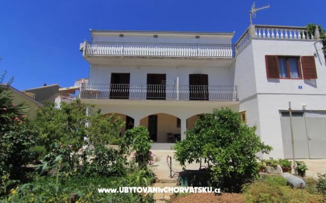 Brodarica beach house - apartmaji Šibenik Hrvaška
