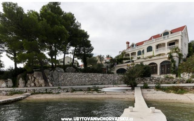 Vila Rajič - apartmaji Slano Hrvaška