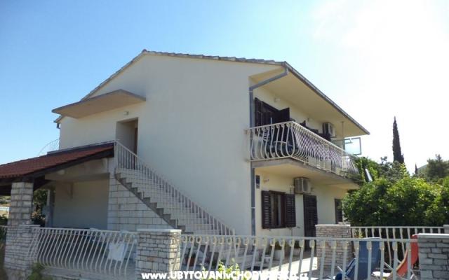 Apartmaji Blagaić Zlatko - apartmaji otok Šolta Hrvaška