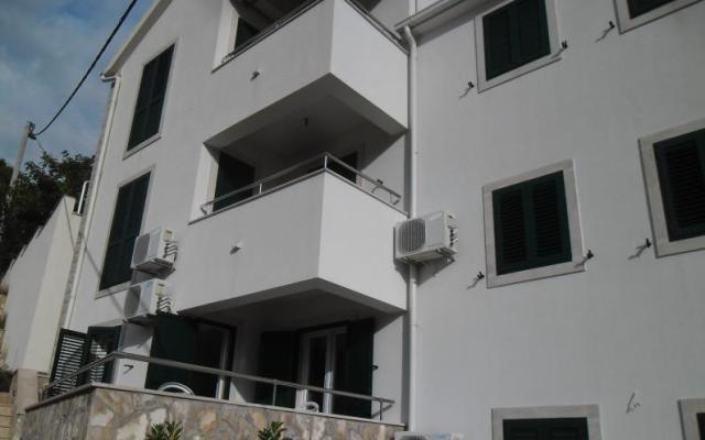 Apartmaji Dragun Stomorska - apartmaji otok Šolta Hrvaška