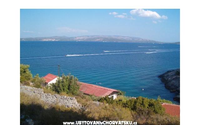 Apartmaji Maja - apartmaji otok Šolta Hrvaška