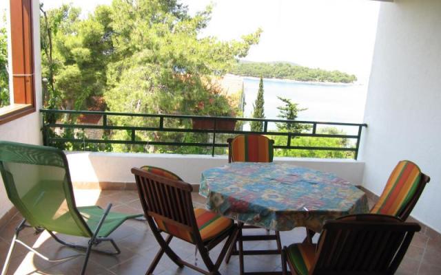 Apartmaji Mira - apartmaji otok Šolta Hrvaška