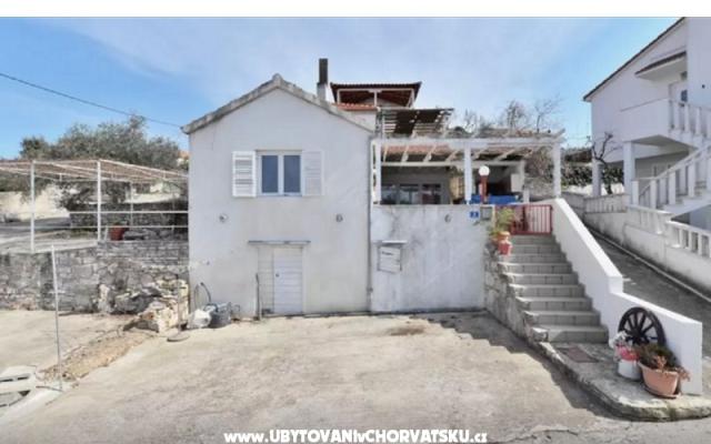 Apartmaji Neda - apartmaji otok Šolta Hrvaška