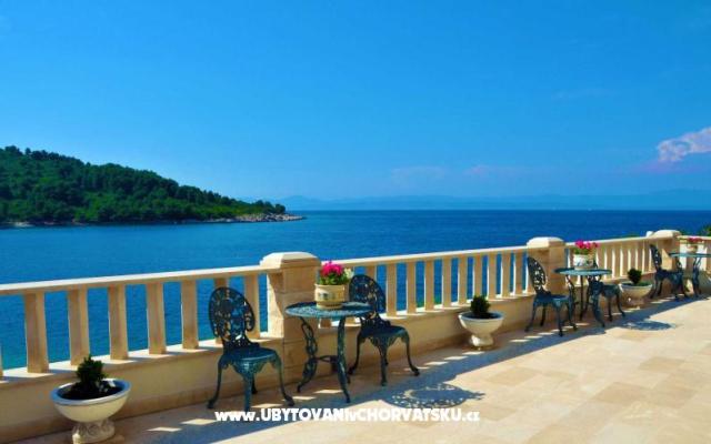 Villa Mileana - apartmaji otok Šolta Hrvaška