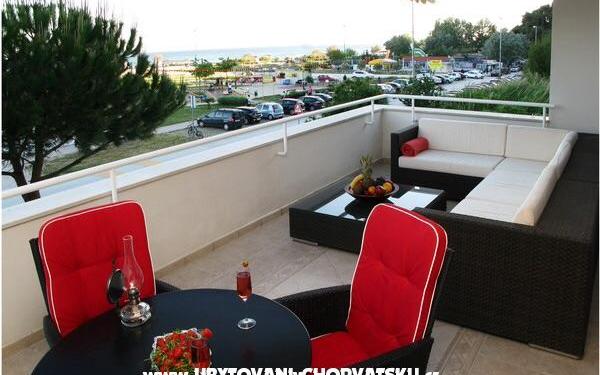 AdiOro Luxury Beachfront Apartma - apartmaji Split Hrvaška