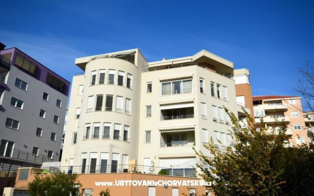 Villa Excelsio ,BEACH,SEA &amp; SUN - apartmaji Split Hrvaška