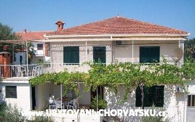 Apartma Nadilo - apartmaji Sreser Hrvaška