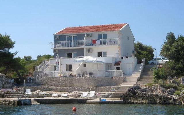 Apartmaji Lea - apartmaji Sreser Hrvaška