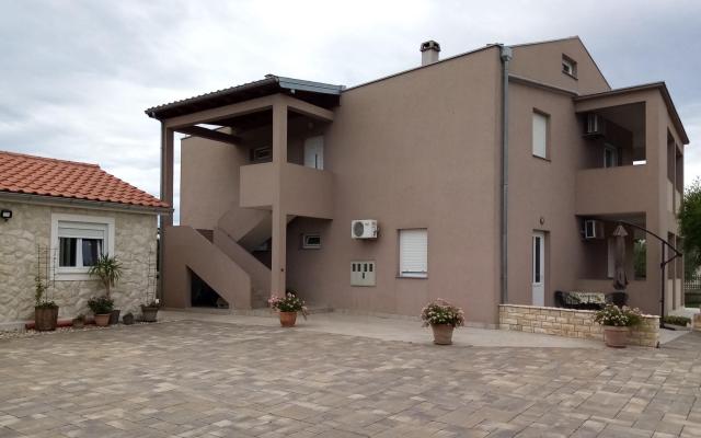Apartmaji Lara - apartmaji Sukošan Hrvaška