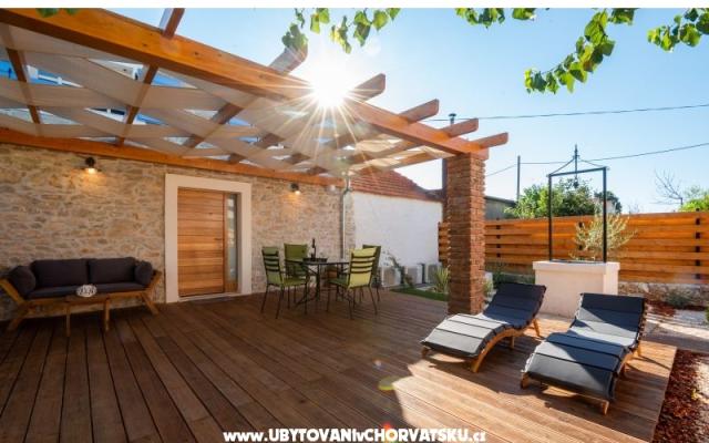 Holiday Hiša San Cassiano  - apartmaji Sukošan Hrvaška