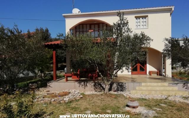 Počitniški dom Dević - apartmaji Sukošan Hrvaška