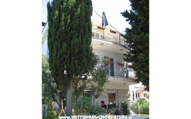 Vila Petar - apartmaji Sukošan Hrvaška