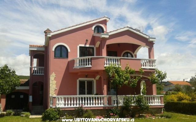 Villa Laura - apartmaji Sukošan Hrvaška