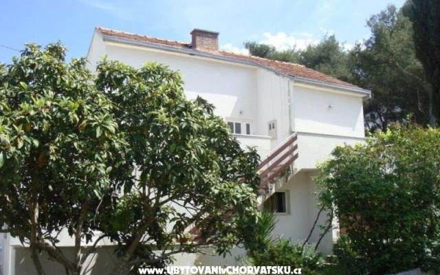 Apartma Lada - apartmaji Supetar - Brač Hrvaška