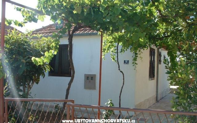 Apartma Lenka - apartmaji Supetar - Brač Hrvaška