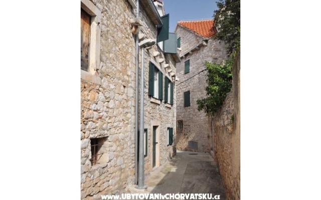 Apartmaji Sandra - apartmaji Supetar - Brač Hrvaška