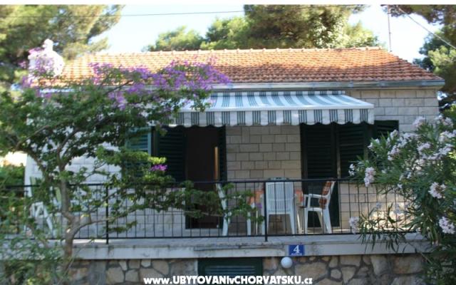 Villa Dragan - apartmaji Supetar - Brač Hrvaška