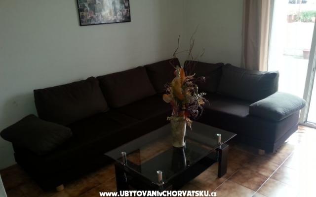 Apartma Martina - apartmaji Tisno Hrvaška