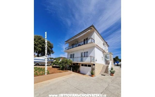 Apartmaji Ecija - apartmaji Tisno Hrvaška