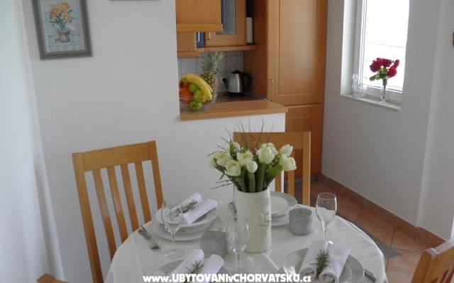 Apartma Adria - apartmaji Trogir Hrvaška