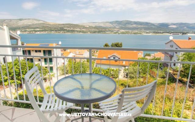 Apartma Gordana Seaview - apartmaji Trogir Hrvaška