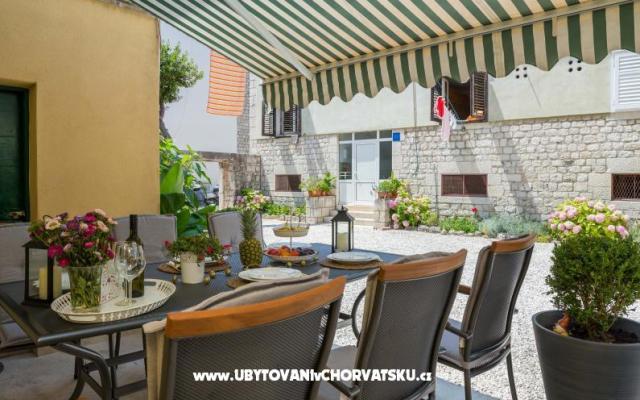 Apartma Pere - apartmaji Trogir Hrvaška
