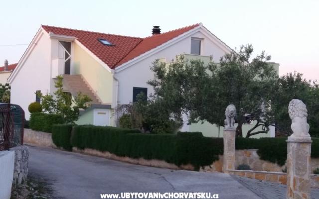 Apartma Tone - apartmaji Trogir Hrvaška