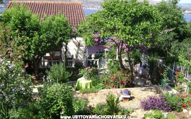 Apartmaji Bešker - apartmaji Trogir Hrvaška
