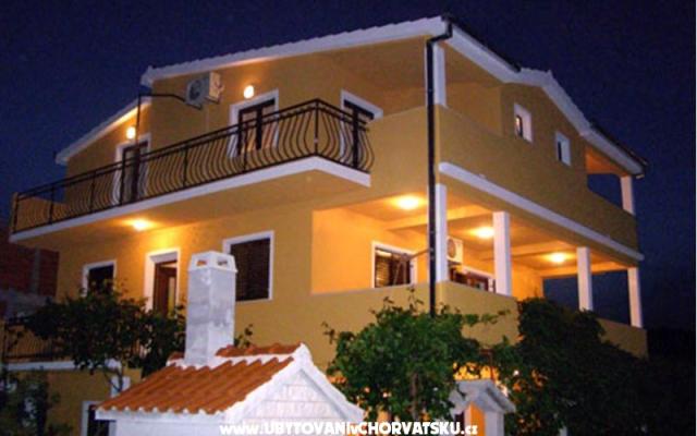 Apartmaji Duka - apartmaji Trogir Hrvaška
